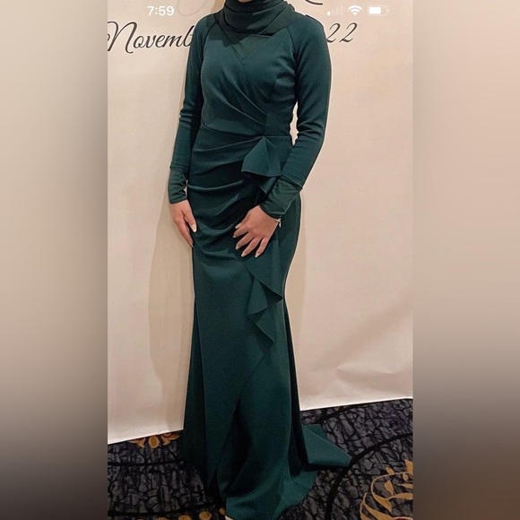 Long Sleeve Emerald Green Maxi Dress - Picture 1 of 10